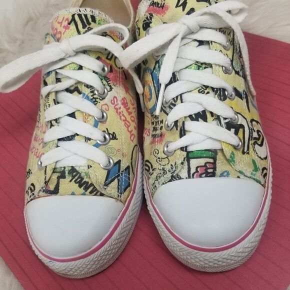 STEVE MADDEN."DREAMS COME TRUE" SNEAKERS. SIZE 6.5 - Picture 2 of 16